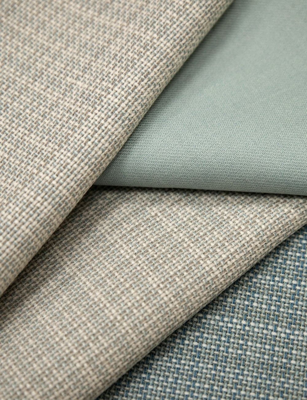 Fanaar brushed fleece fabric, soft pile visible